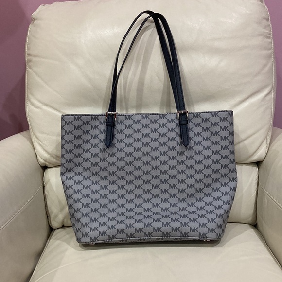 Michael Kors Jet Set Signature Large Pocket Tote Black Gray - Picture 15 of 16